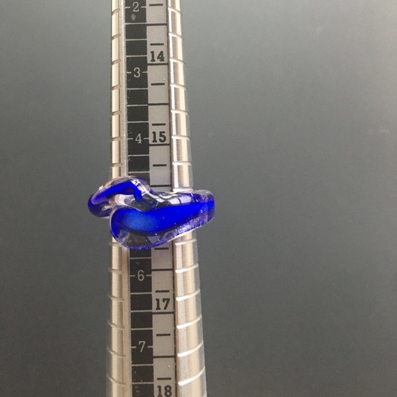 Glass ring, vintage, cobalt blue and clear - Picture 3 of 5